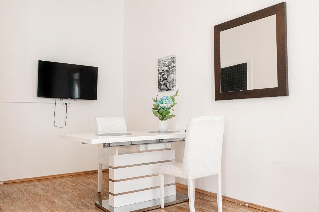 Central Belvedere 3Br Shared Apartment - 12 Min From City Center เวียนนา ภายนอก รูปภาพ