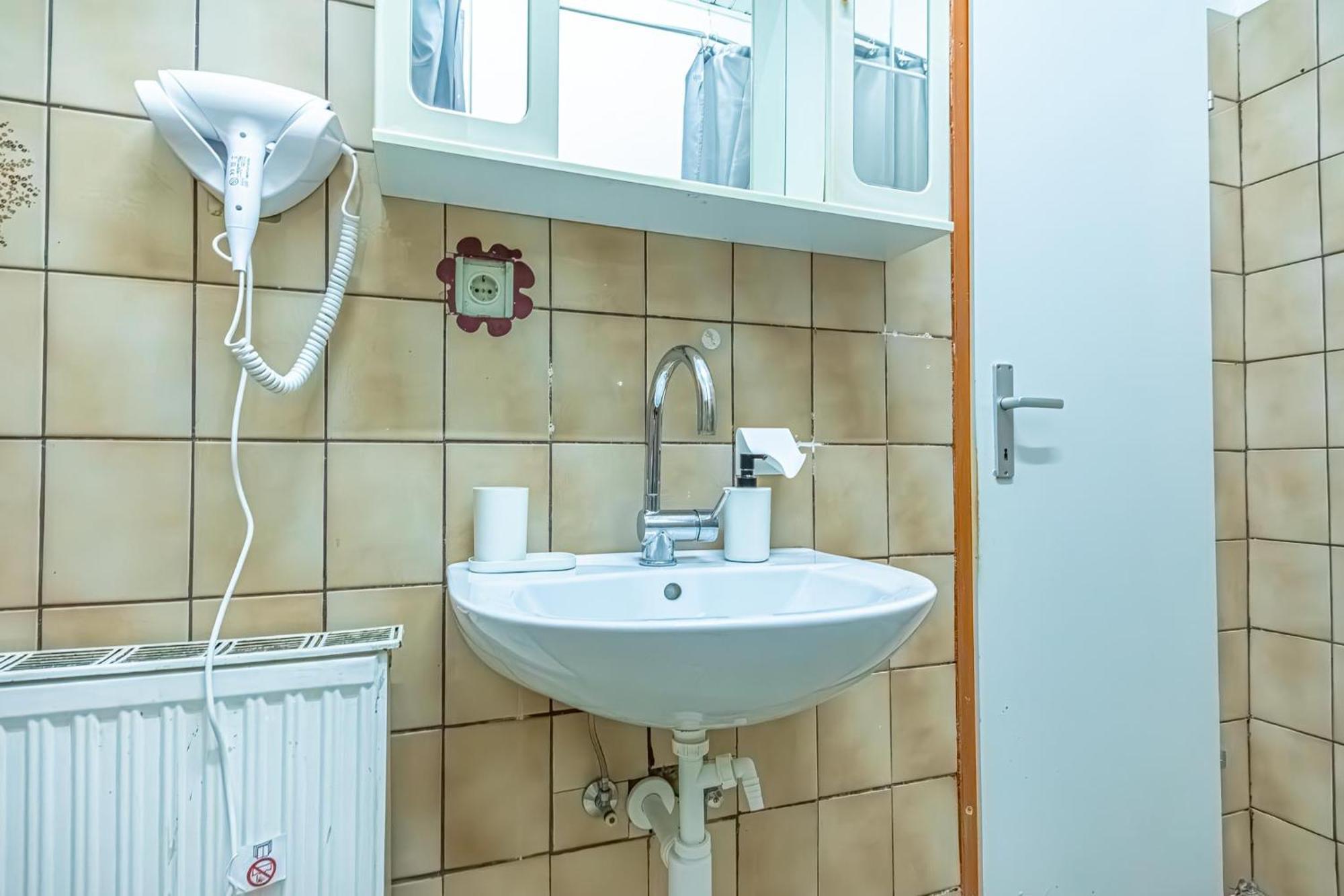 Central Belvedere 3Br Shared Apartment - 12 Min From City Center เวียนนา ภายนอก รูปภาพ